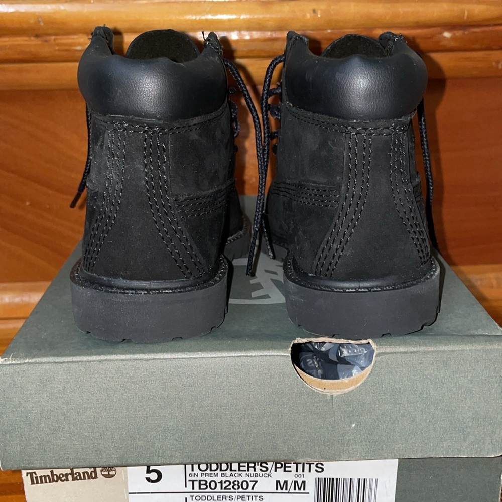 Timberlands, Size 5c, Black - Picture 4 of 4